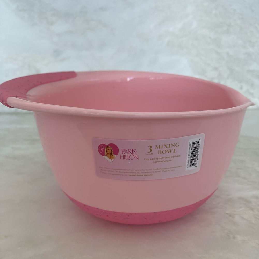 💕Paris Hilton 3 Quart Mixing Bowl Barbie Pink NEW 💕